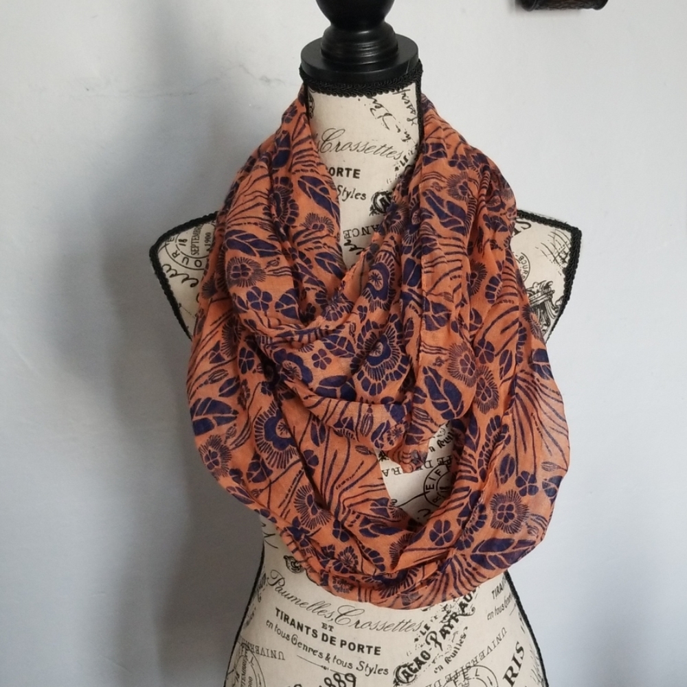 Women's infinity scarf